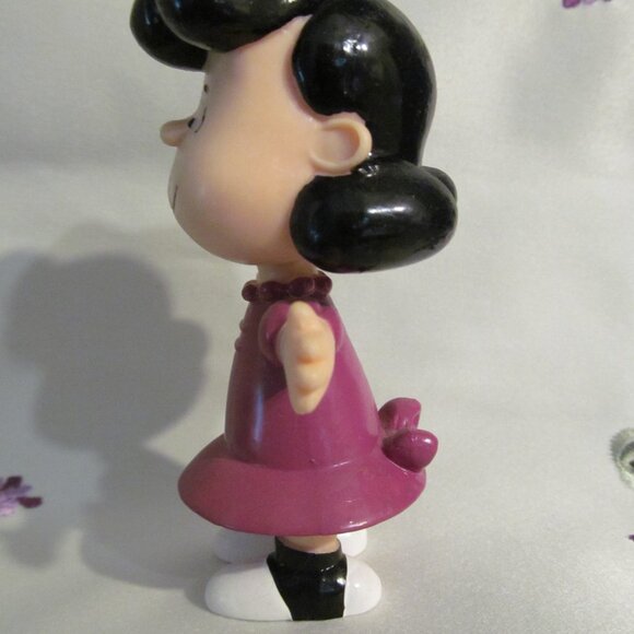 Peanuts Gang Lucy Van Pelt Toy Figure UFS Hard Rubber 4" Mint Condition - Picture 7 of 10